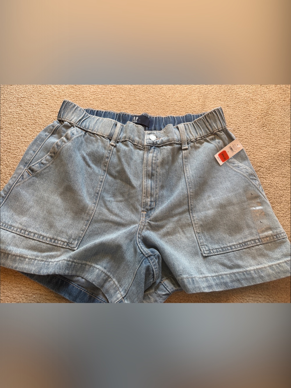 GAP- size Large Light Wash Denim Elastic Waist Shorts